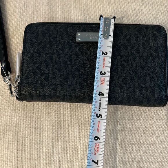Michael Kors Logo Black Zipper Wristlet - Picture 3 of 5